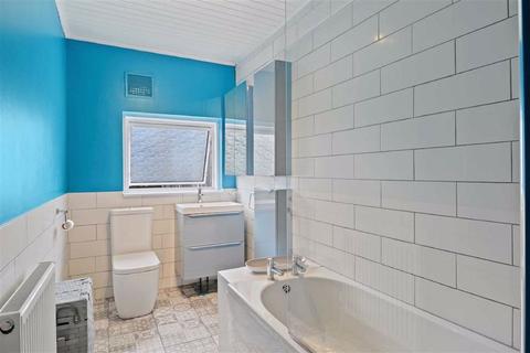 25a Elderton Road, London, SE26 4EY