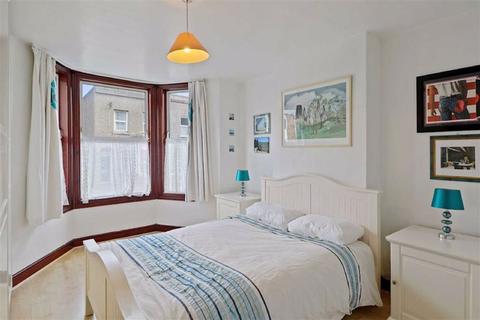 25a Elderton Road, London, SE26 4EY