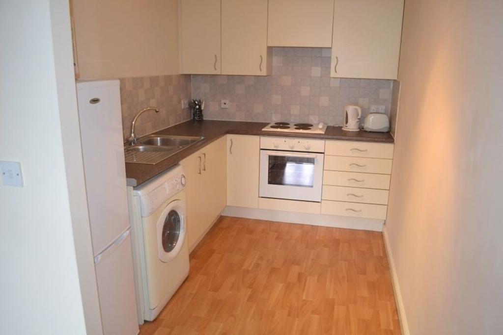 Ainsworth Court, Off Memorial Rd, Walkden M28 3EQ 2 bed apartment £