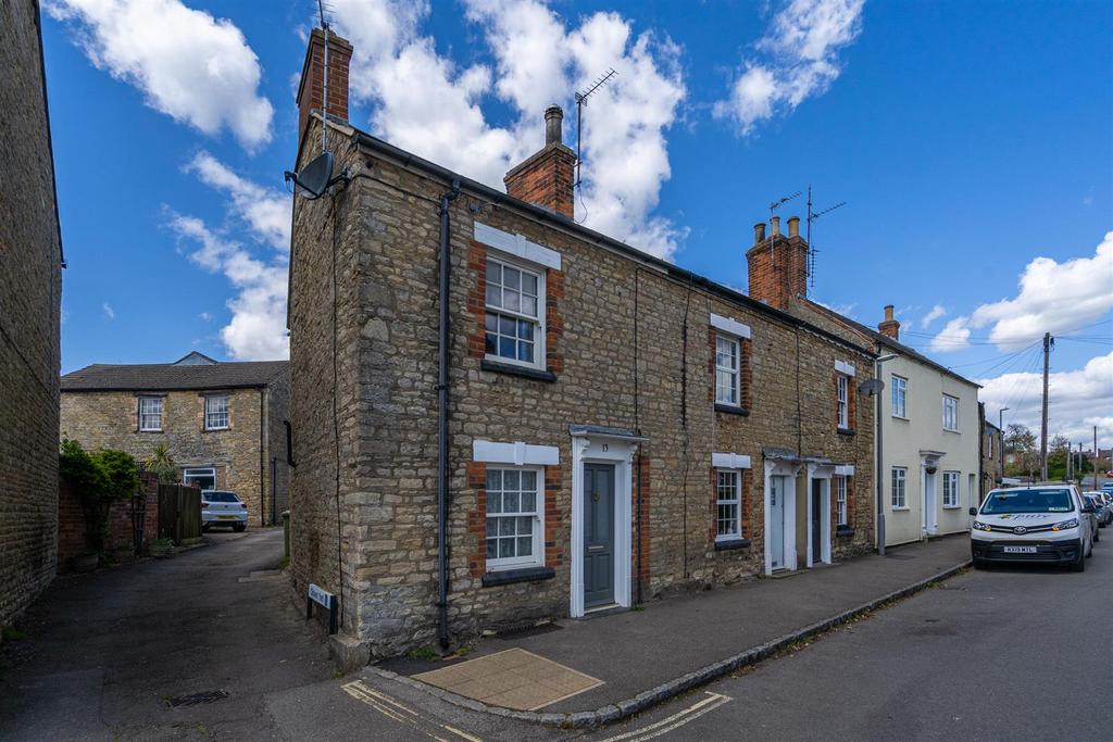 Yardley Road, Olney 1 bed house £200,000