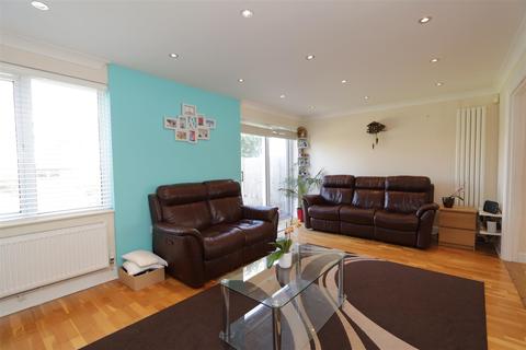 18 Hamilton Crescent, Warley, Brentwood, CM14 5ES