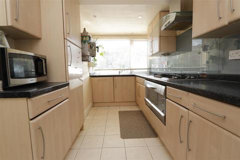 18 Hamilton Crescent, Warley, Brentwood, CM14 5ES