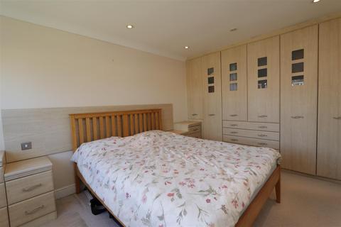 18 Hamilton Crescent, Warley, Brentwood, CM14 5ES