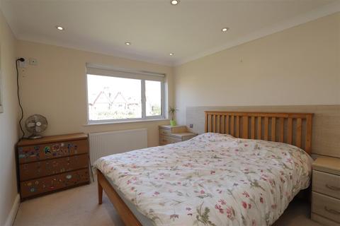 18 Hamilton Crescent, Warley, Brentwood, CM14 5ES