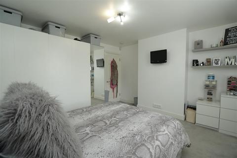 233 Rayleigh Road, Hutton, Brentwood, CM13 1PJ