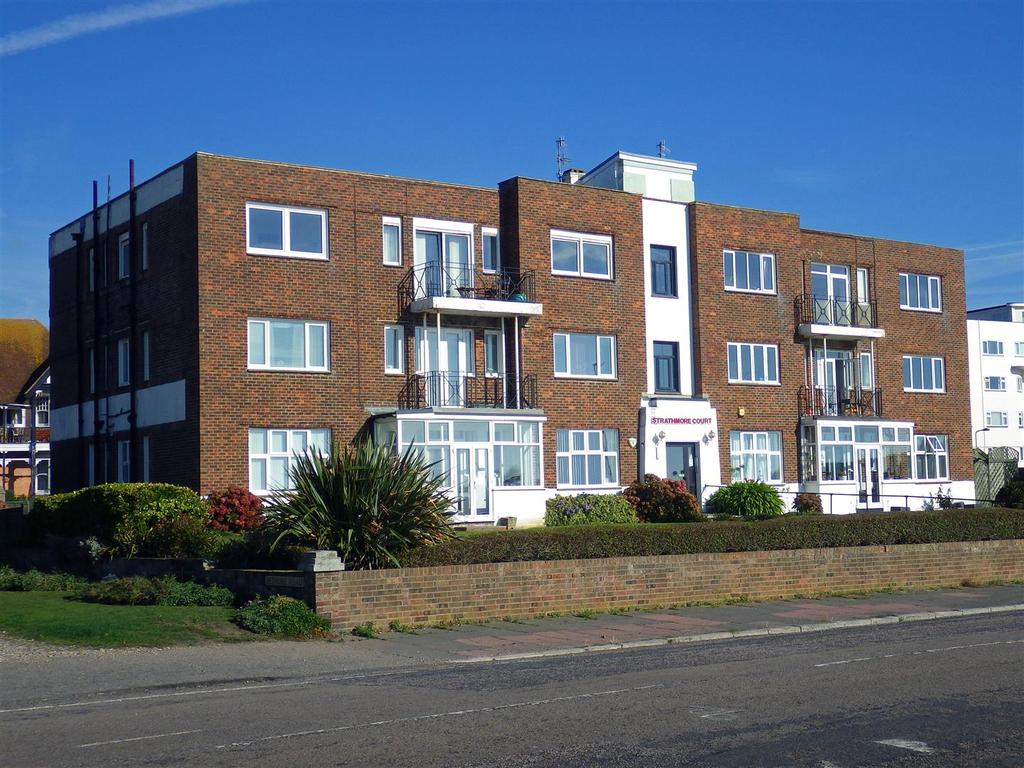Strathmore Court, De La Warr Parade, Bexhill.jpg