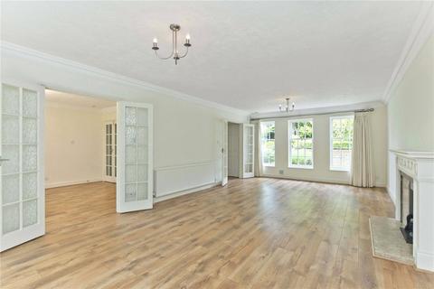 12 Old Farmhouse Drive, Oxshott, Leatherhead, KT22 0EY