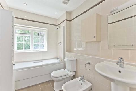 12 Old Farmhouse Drive, Oxshott, Leatherhead, KT22 0EY
