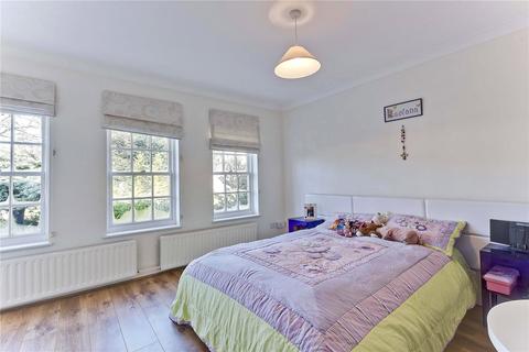 12 Old Farmhouse Drive, Oxshott, Leatherhead, KT22 0EY