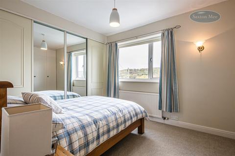 36 Cross Lane, Stocksbridge, Sheffield, S36 1AY