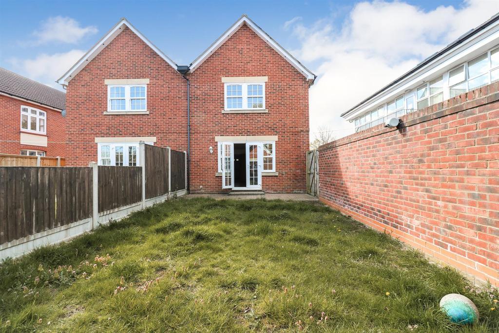 Station Road, Tiptree, Colchester 3 bed semidetached house £349,995