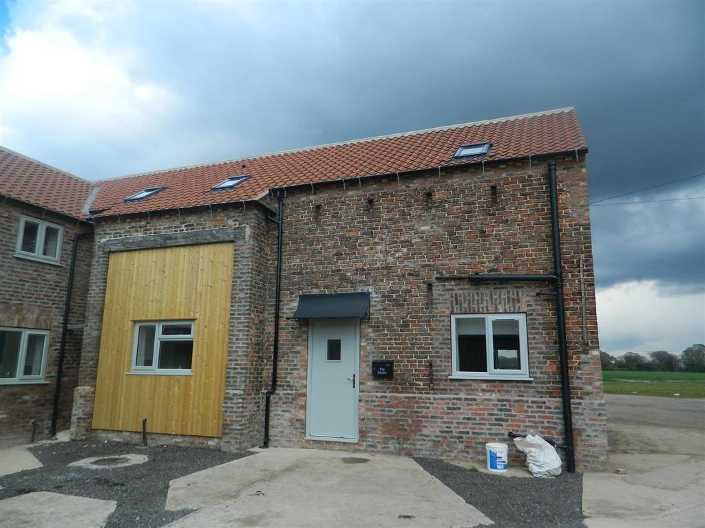 West Park Farm, Sowerby, Thirsk 1 bed barn conversion £550 pcm (£127 pw)