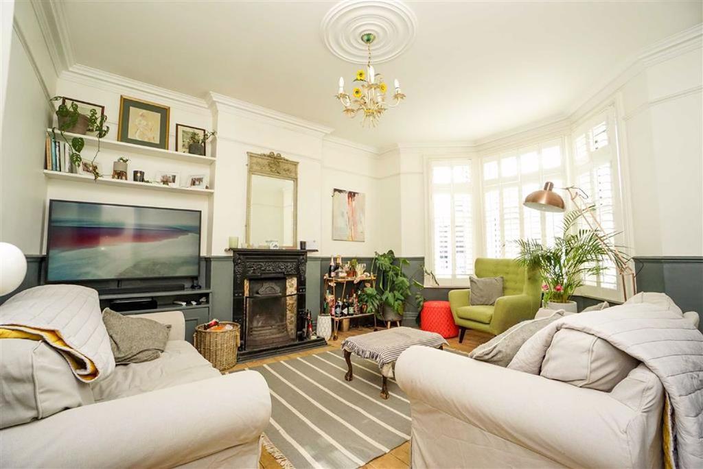 Athelstan Road, Hastings, East Sussex 4 bed detached house £500,000