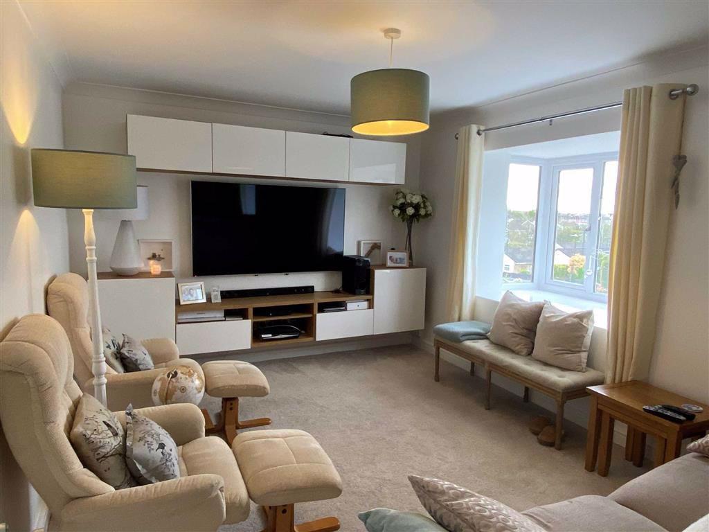 Taf Close, Cwm Talwg, Barry 3 bed detached house £319,950