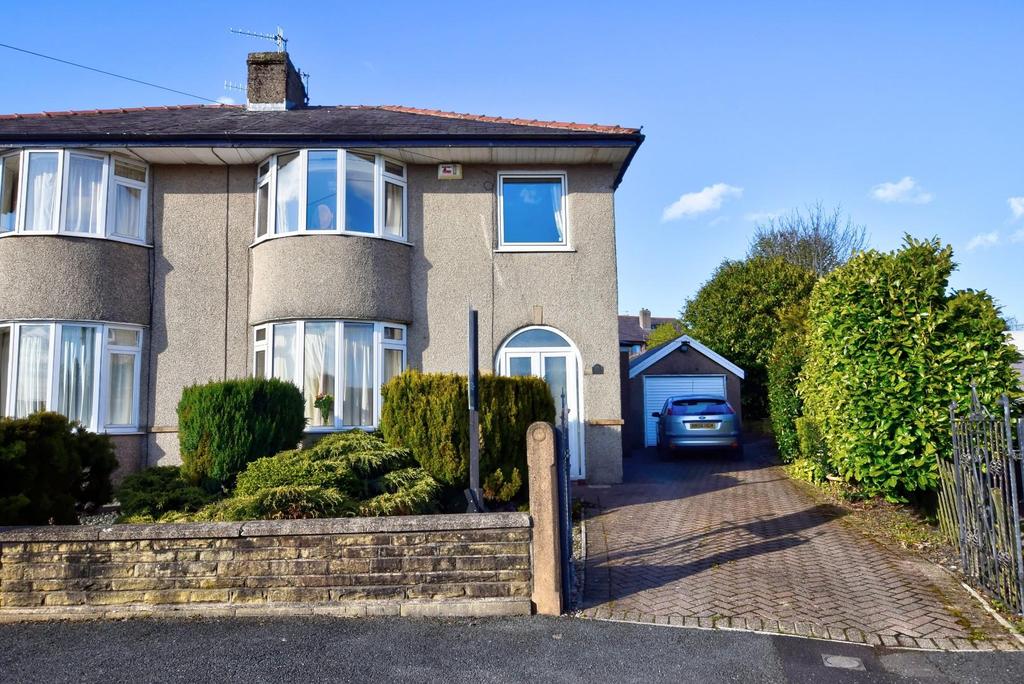 Trent Road, Nelson 3 bed semidetached house £155,000