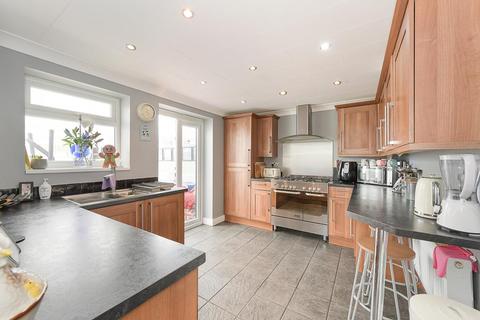 8 Bramber Grove, Clifton, Nottingham, NG11 9FJ