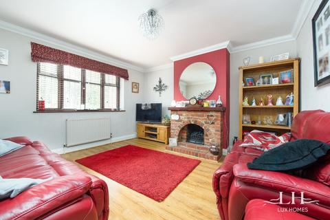 95 Clement Way, Upminster, RM14 2NT