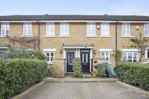 4 Compton Close, London, SE15 5FZ