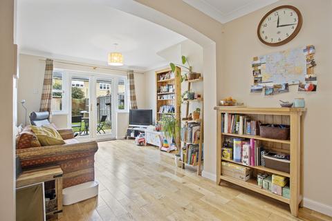 4 Compton Close, London, SE15 5FZ