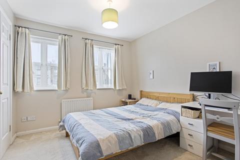 4 Compton Close, London, SE15 5FZ