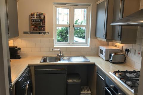 4 Compton Close, London, SE15 5FZ