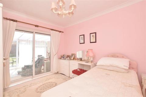 15 Broadmark Way, Rustington, Littlehampton, BN16 2EY