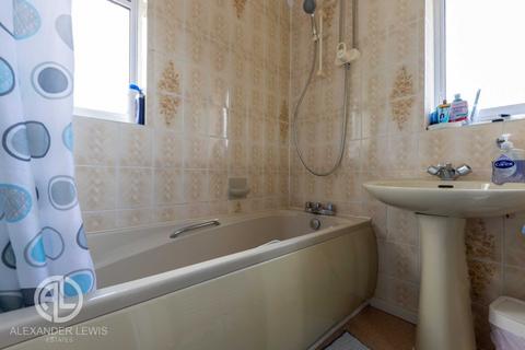 124 Icknield Way, Letchworth Garden City, SG6 4AW