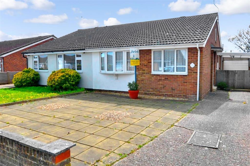 Laurel Avenue, St. Marys Bay, Kent 2 bed semidetached bungalow £270,000