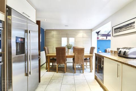 19 Ambrose Crescent, Diggle, Oldham, OL3 5XG