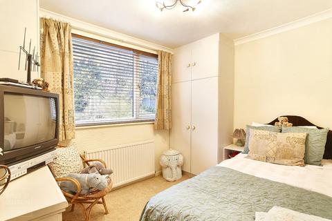 19 Ambrose Crescent, Diggle, Oldham, OL3 5XG