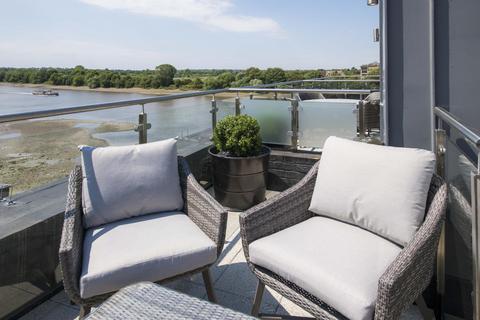 3 bedroom flat to rent, Palace Wharf, Rainville Road W6