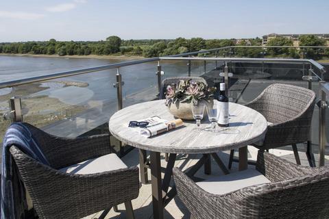 3 bedroom flat to rent, Palace Wharf, Rainville Road W6