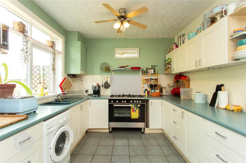 Ryecroft Avenue, Tottington, Bury, Greater Manchester, BL8 3LX 3 bed