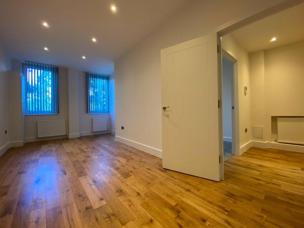 Opladen Way, Bracknell, Berkshire, RG12 1 bed apartment £900 pcm (£