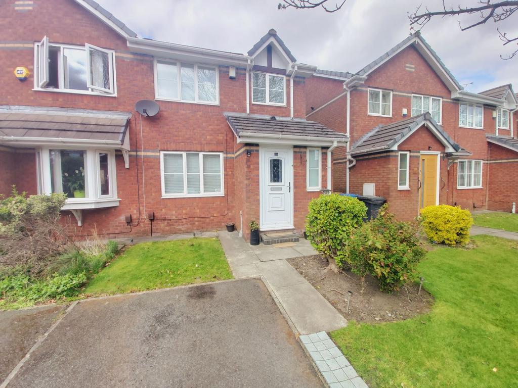 Salford, Salford M6 3 bed semidetached house to rent £850 pcm (£196 pw)