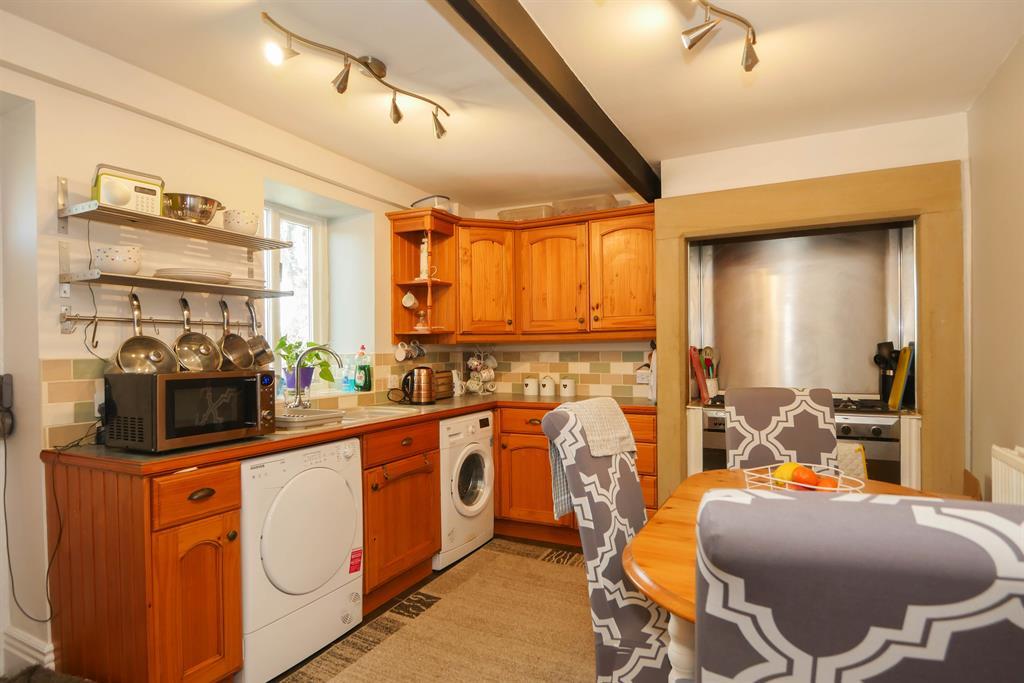 Woodfield Terrace, Pudsey, LS28 3 bed terraced house £200,000