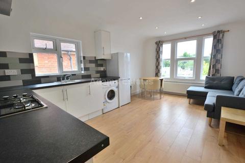 4 bedroom flat to rent - Christchurch Road, Reading