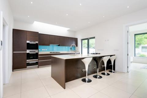57 Fitzalan Road, London, N3 3PG