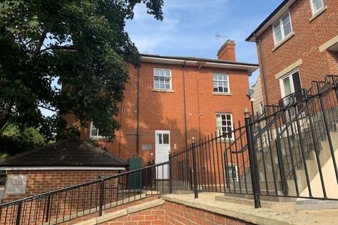 2 bedroom flat to rent - City Centre, Winchester