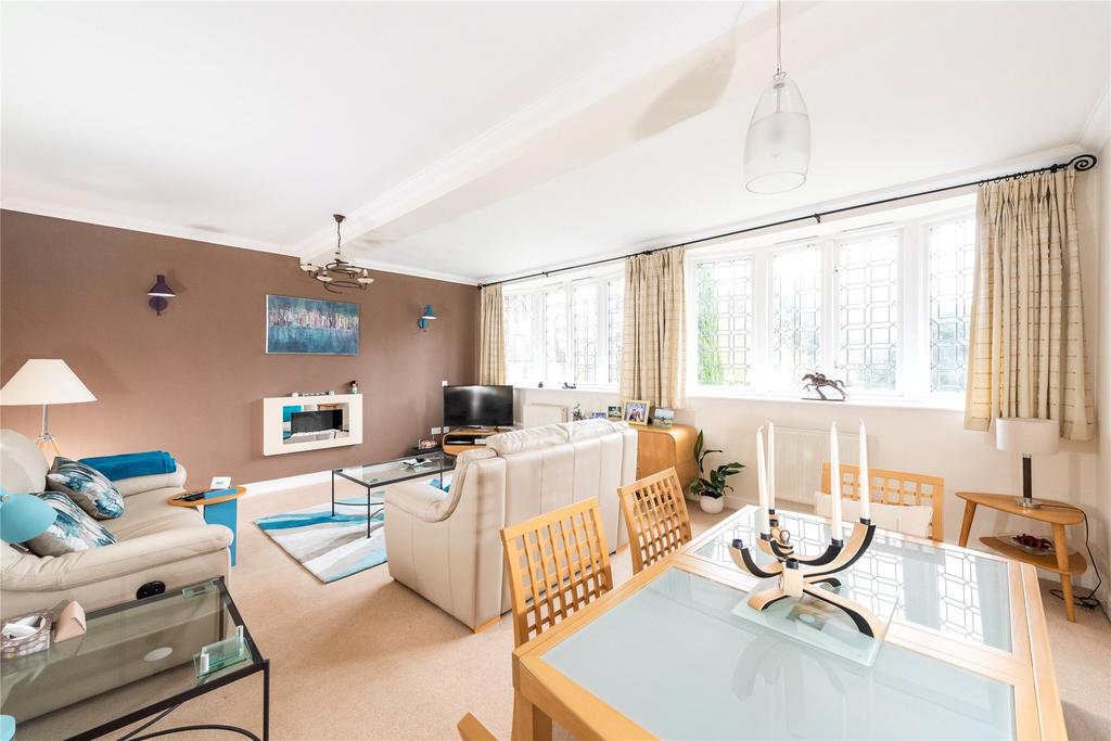 Sitting/Dining Room