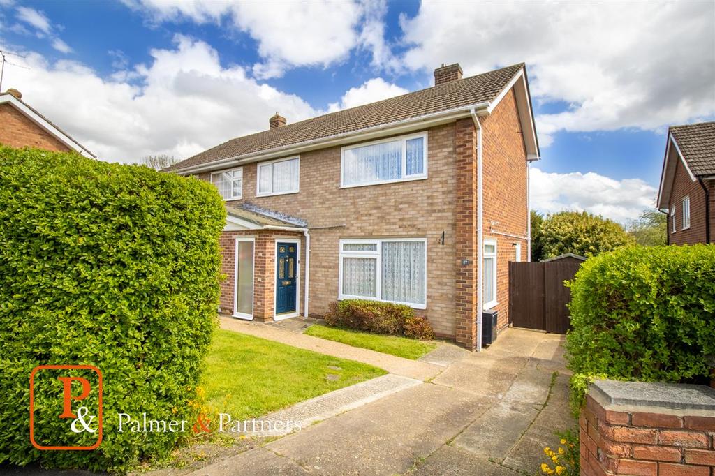 Wesley Avenue, Colchester, CO4 3 bed semidetached house £290,000