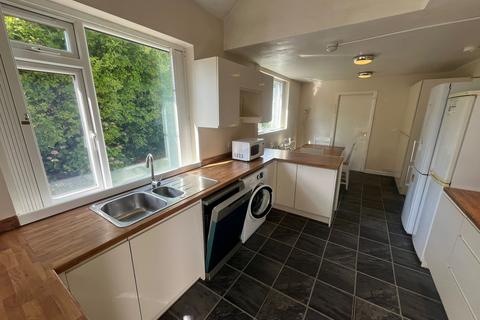 6 bedroom semi-detached house to rent, Kirkstall Lane, Leeds, West Yorkshire, LS5