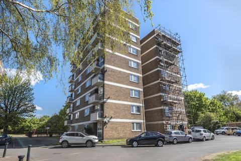 Flat 30, Lushington House Vicarage Fields, Walton-on-thames, KT12 2EP