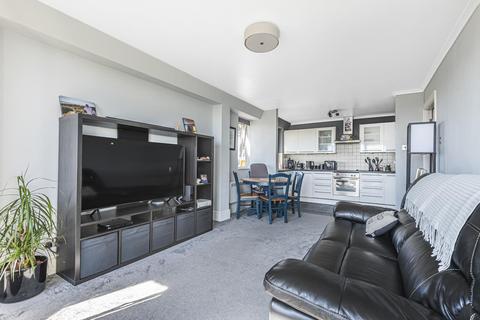 Flat 30, Lushington House Vicarage Fields, Walton-on-thames, KT12 2EP