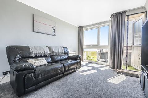 Flat 30, Lushington House Vicarage Fields, Walton-on-thames, KT12 2EP