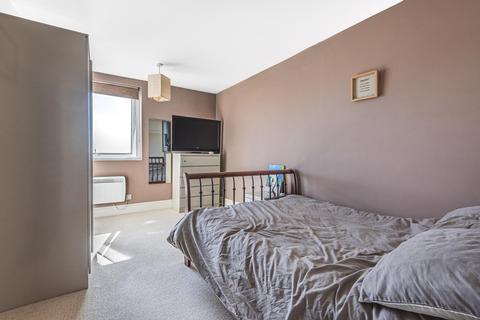 Flat 30, Lushington House Vicarage Fields, Walton-on-thames, KT12 2EP