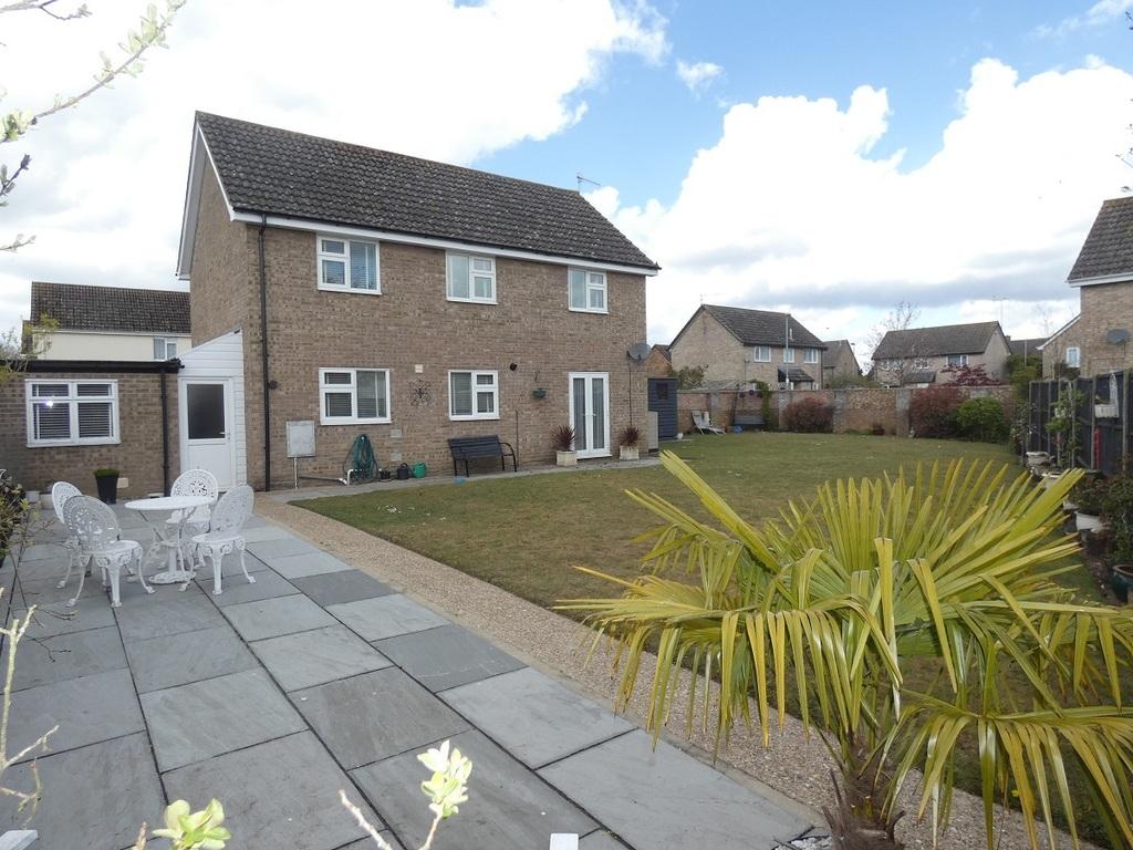 Nunnery Drive, Thetford, IP24 3EP 4 bed detached house £355,000