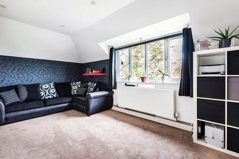 1 bedroom flat for sale, Portsmouth Road, Ripley, Surrey, GU23