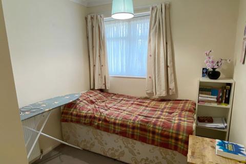 39 Fairway, Northampton, NN2 7JX