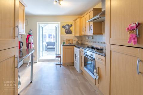 14 Erlesmere Close, Oldham, OL4 2LD